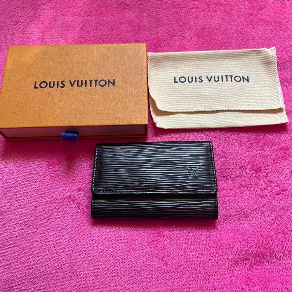 LOUIS VUITTON 6 Rings Key Case Holder Black Epi Leather